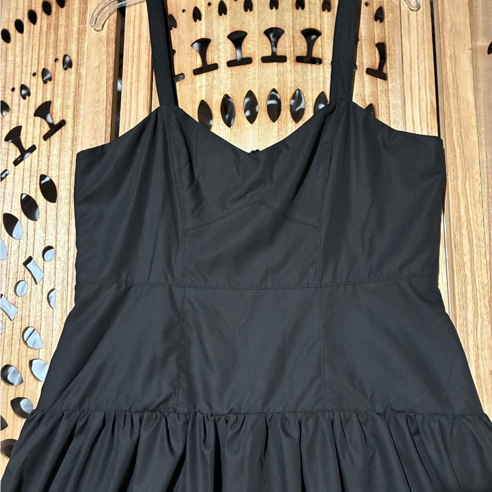 ✨NWT Chic Black Sleeveless Drop Waist Midi Dress - Picture 5 of 7